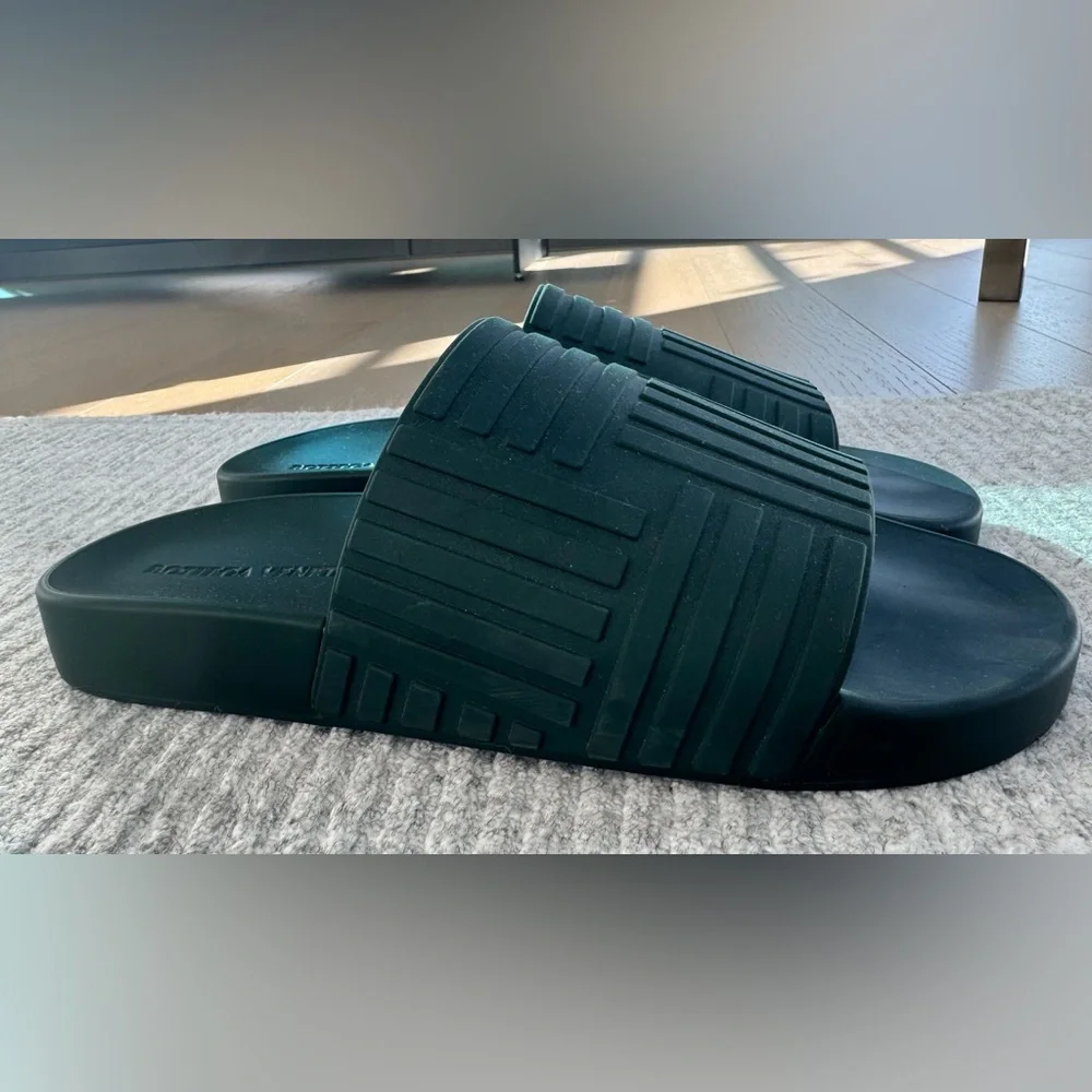 Bottega Veneta Slides in color Inkwell